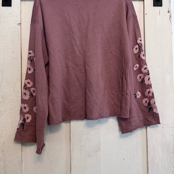 American Eagle Outfitters Mauve Sweatshirt with Floral Sleeves - Picture 6 of 6